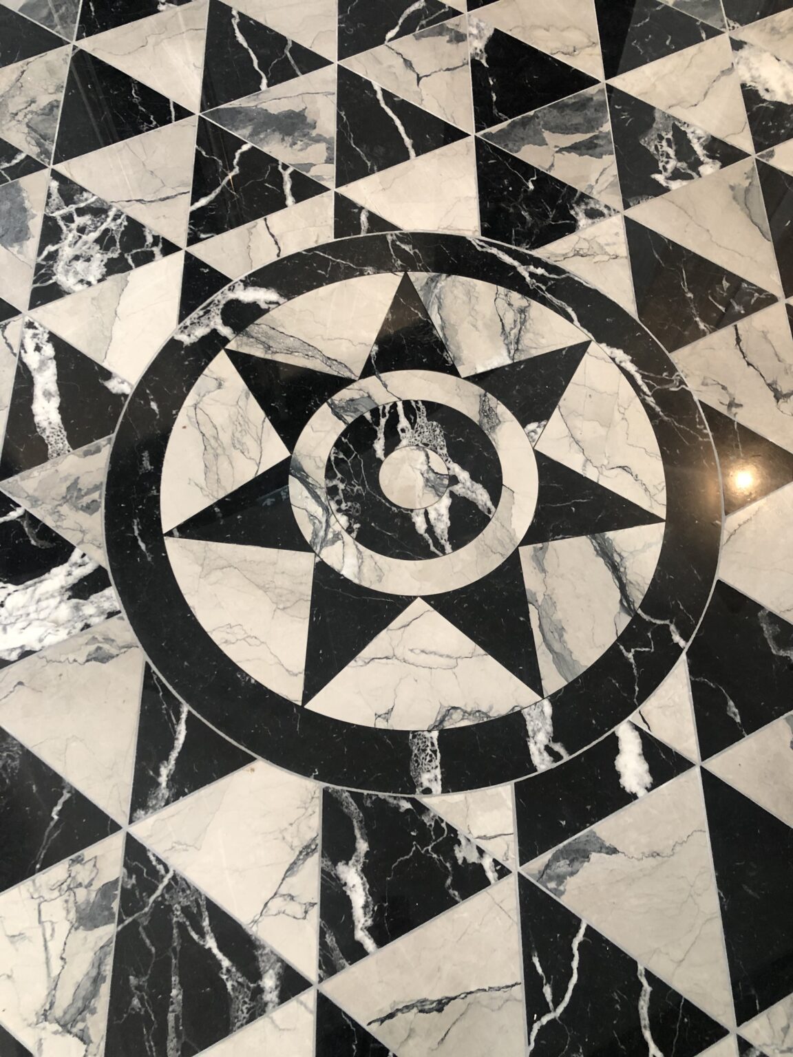 Silhouette Noire De Maman Et Fille | Vecteur Premium